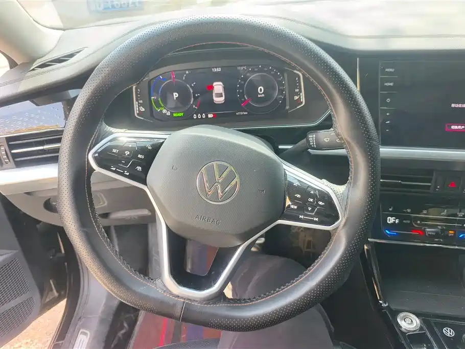 VOLKSWAGEN PASSAT NEW ENERGY