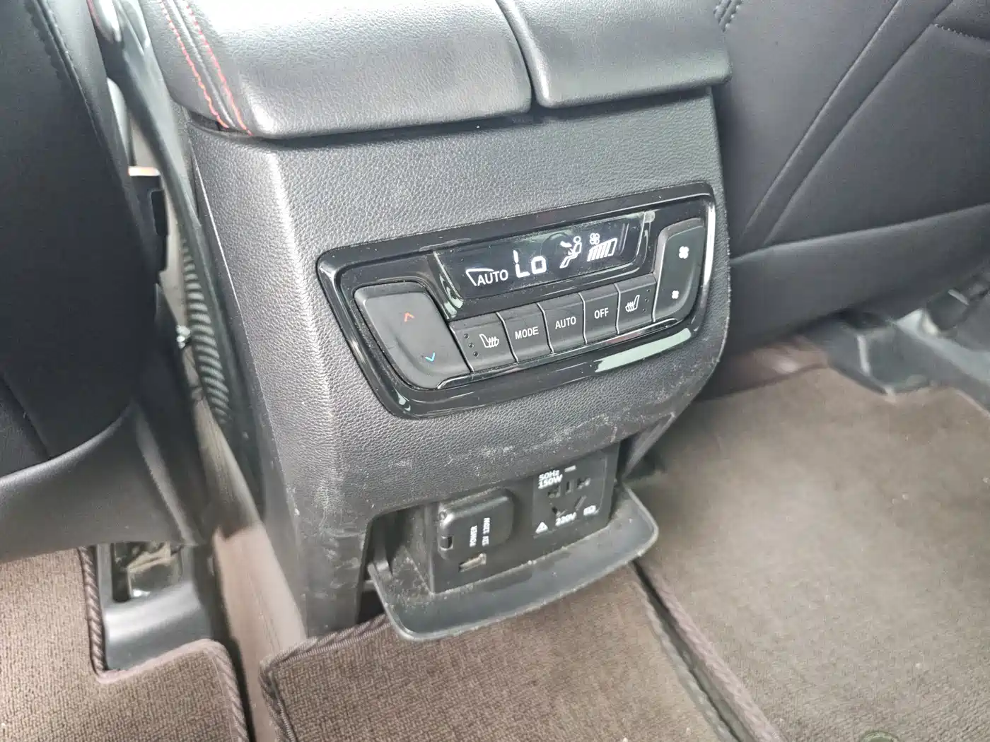 SAIC Maxus D90 Pro 2022 2022 2.0T Diesel 4WD Amazon Edition 7-Seater