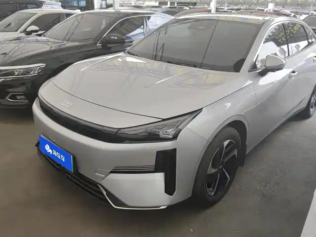 Geely Galaxy L6 2024 125km PLUS Soaring Dragon Edition