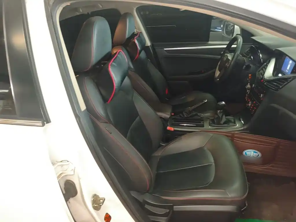 صورة 25 - Besturn B70