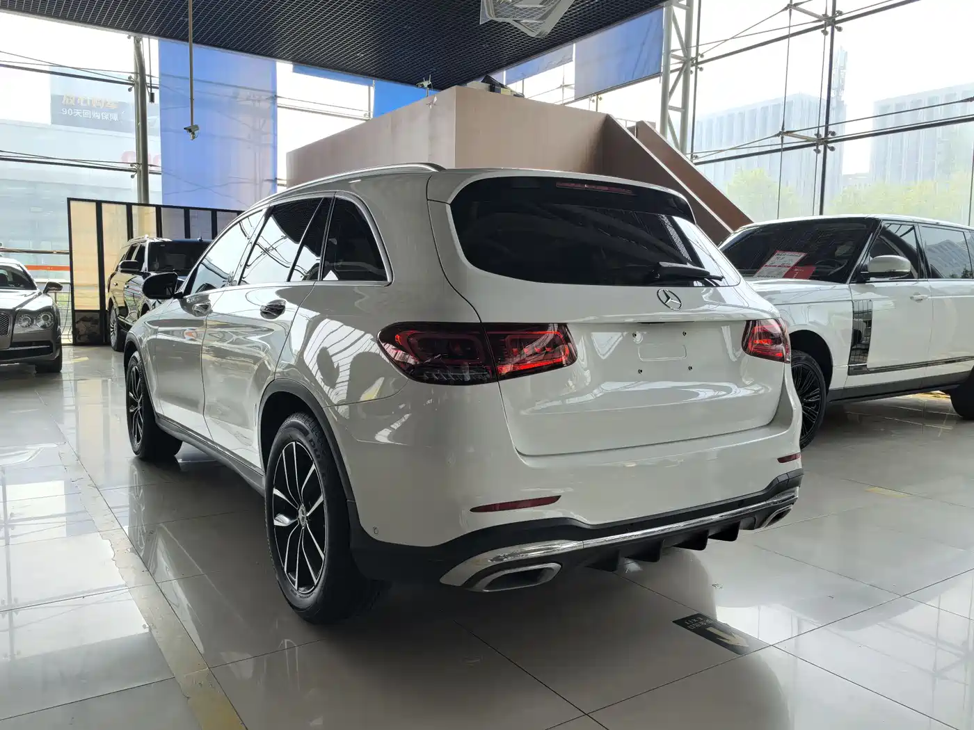 Mercedes-Benz GLC 2021 GLC 260 L 4MATIC Luxury фото 4