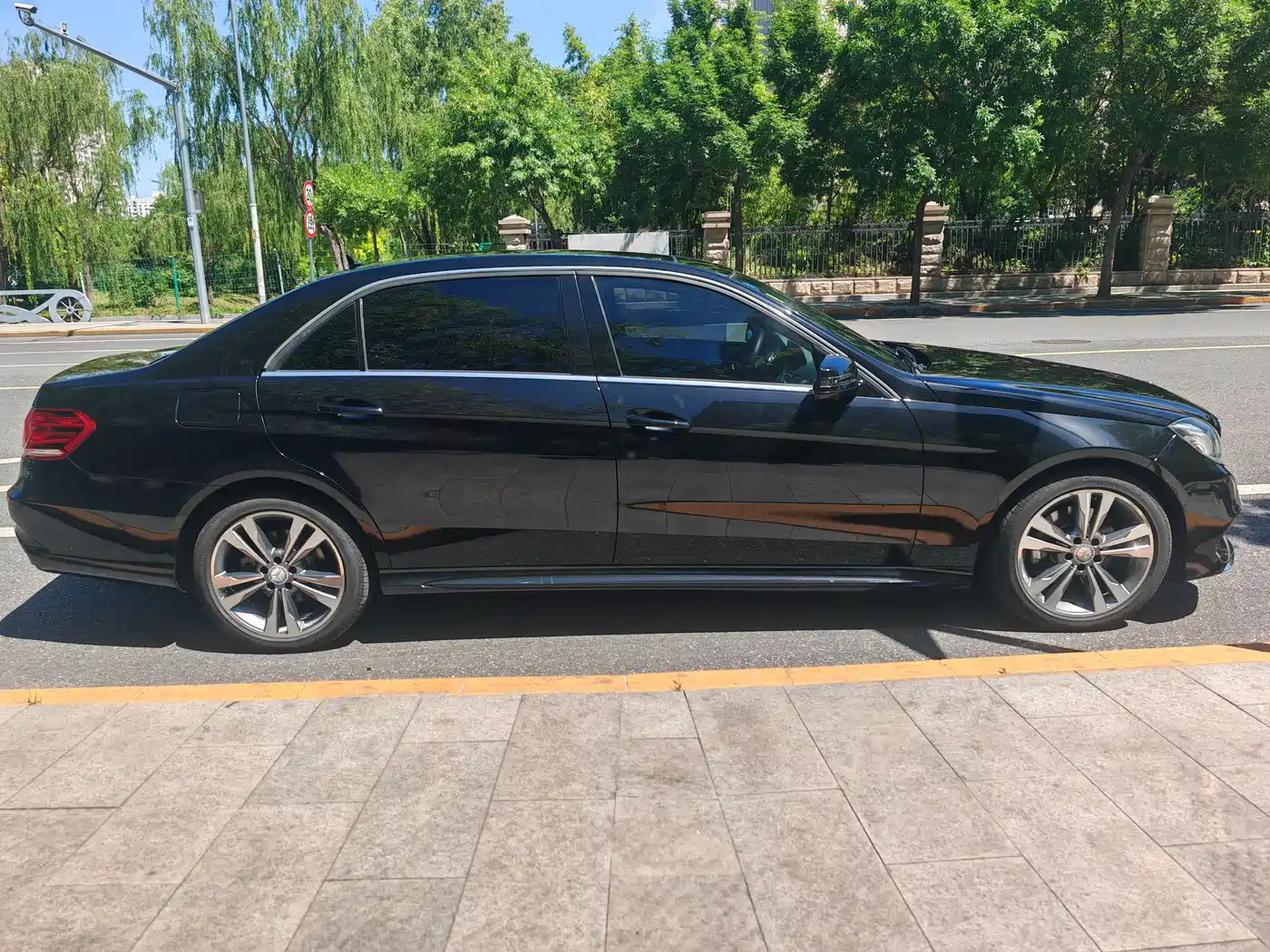 Mercedes-Benz E-Class 2015 Facelift E 260 L Sport фото 7