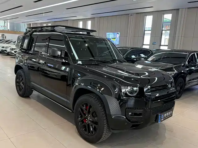 LAND ROVER DEFENDER