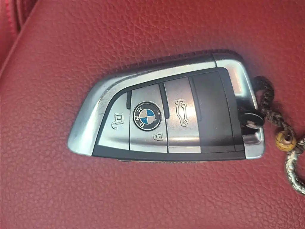 BMW 3 Series 2016 328i M Sport фото 9
