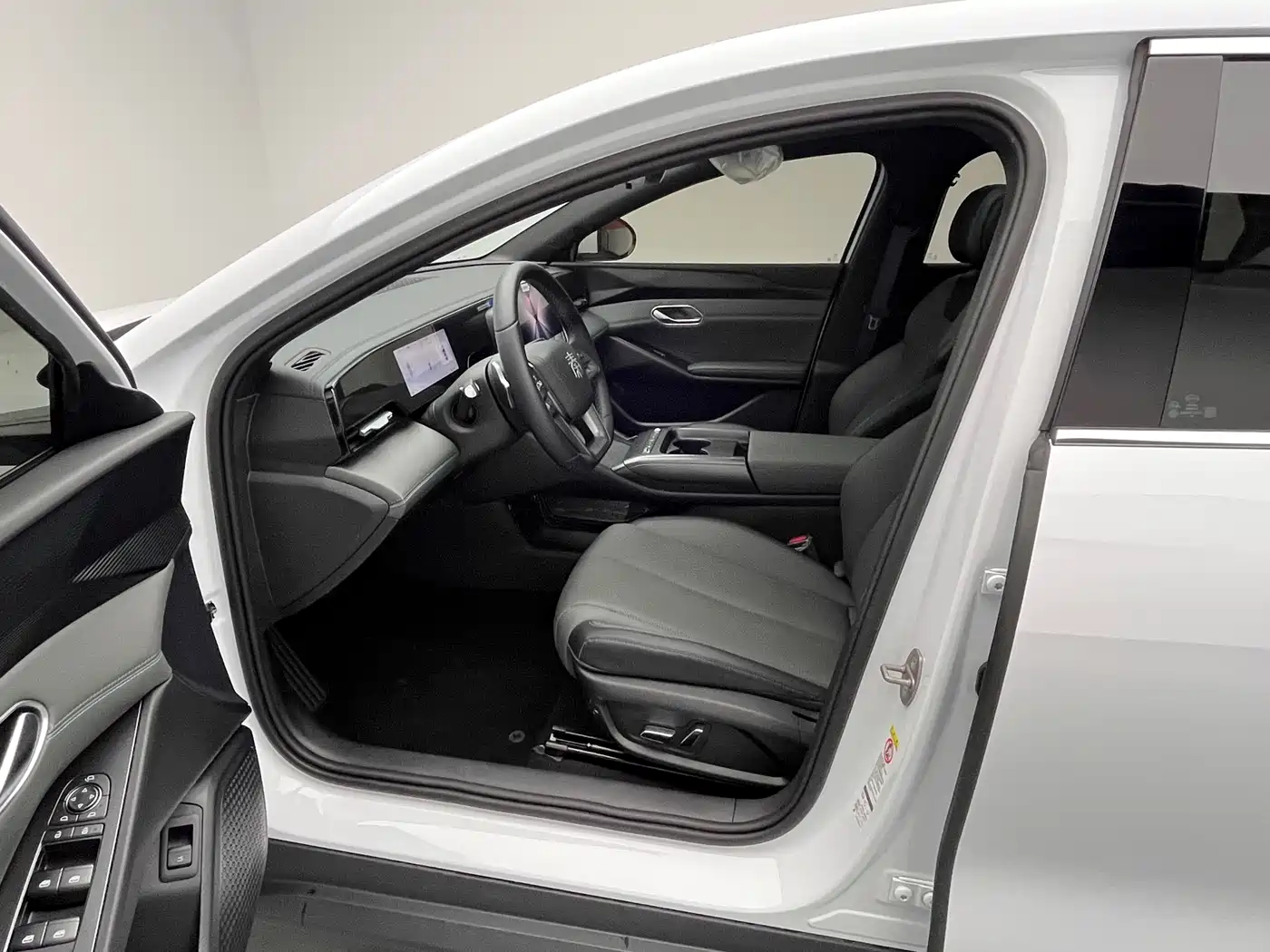 BYD Qin L 2025 EV 470KM Leading Edition фото 19