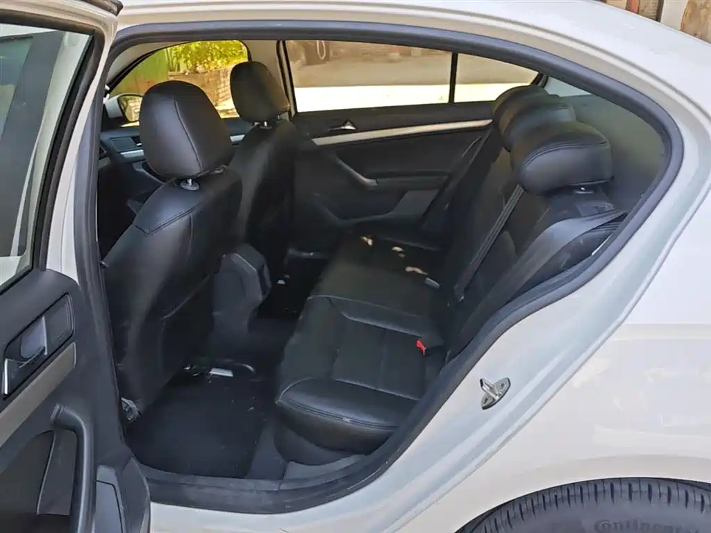 Volkswagen Lavida 2018 Classic 1.5L Automatic Trend China VI фото 17