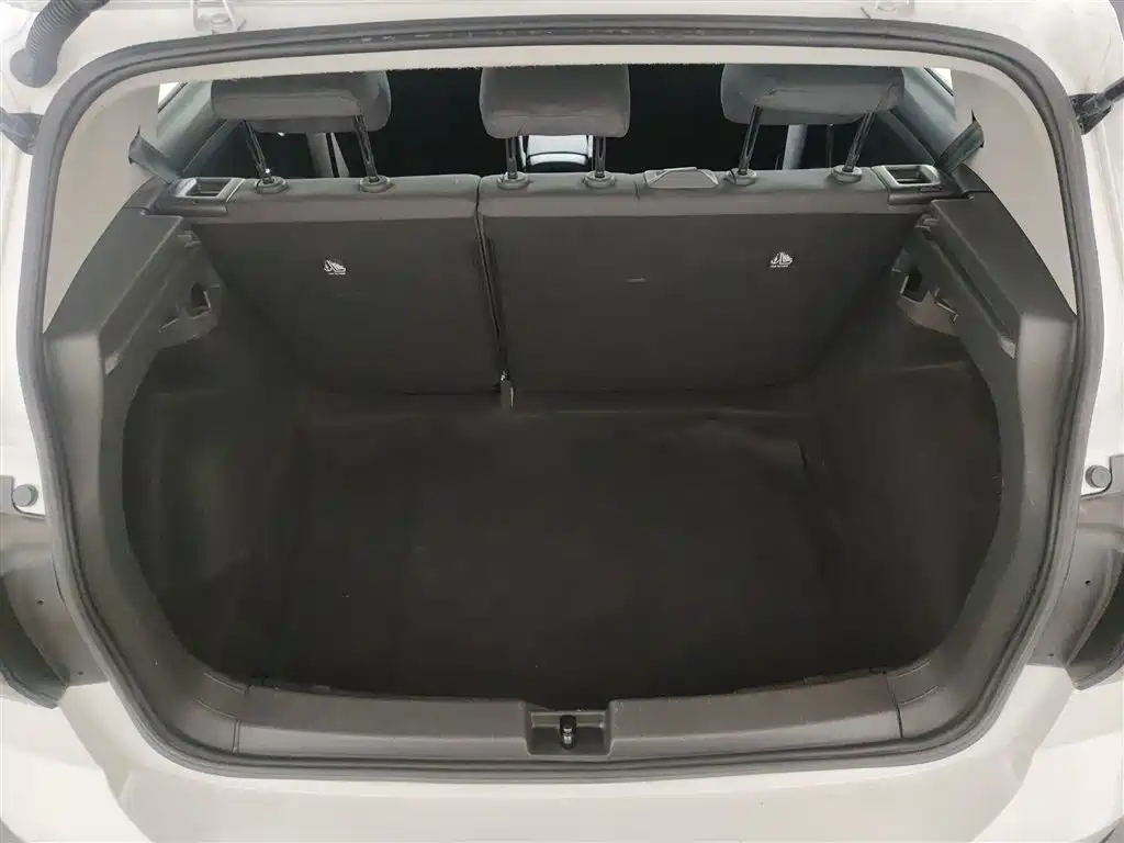 VOLKSWAGEN TU KAI