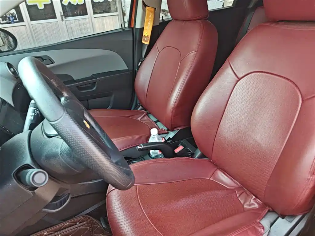 Chevrolet Aveo 2014 Hatchback 1.4SL MT Comfort Edition фото 15