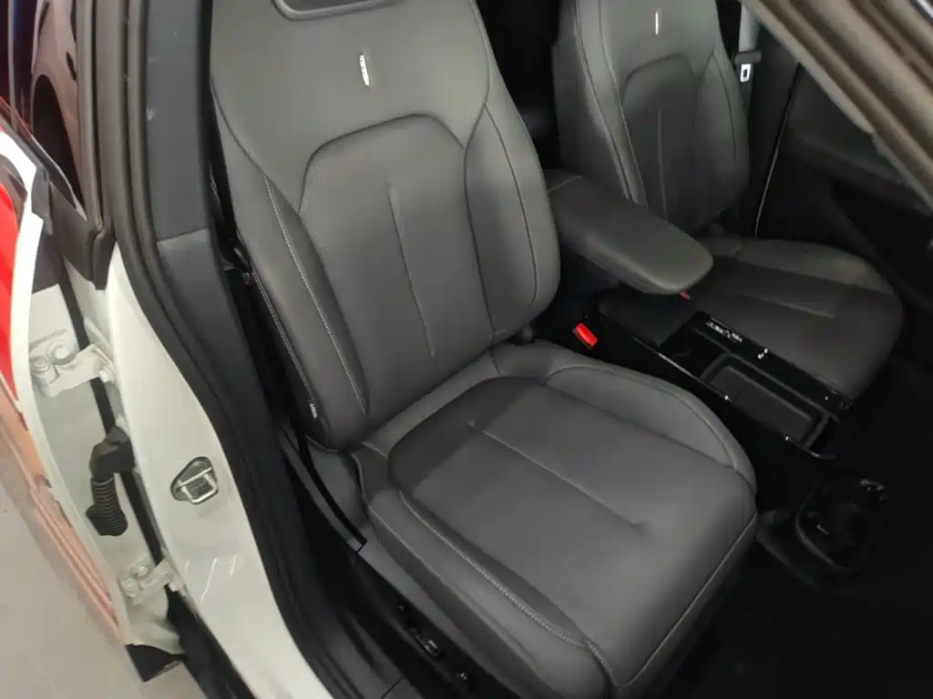Photo 25 - Lynk & Co Z20