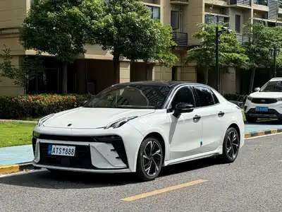 Lynk & Co 03