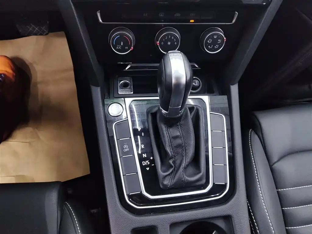 Volkswagen Magotan 2020 280TSI DSG Comfort фото 10