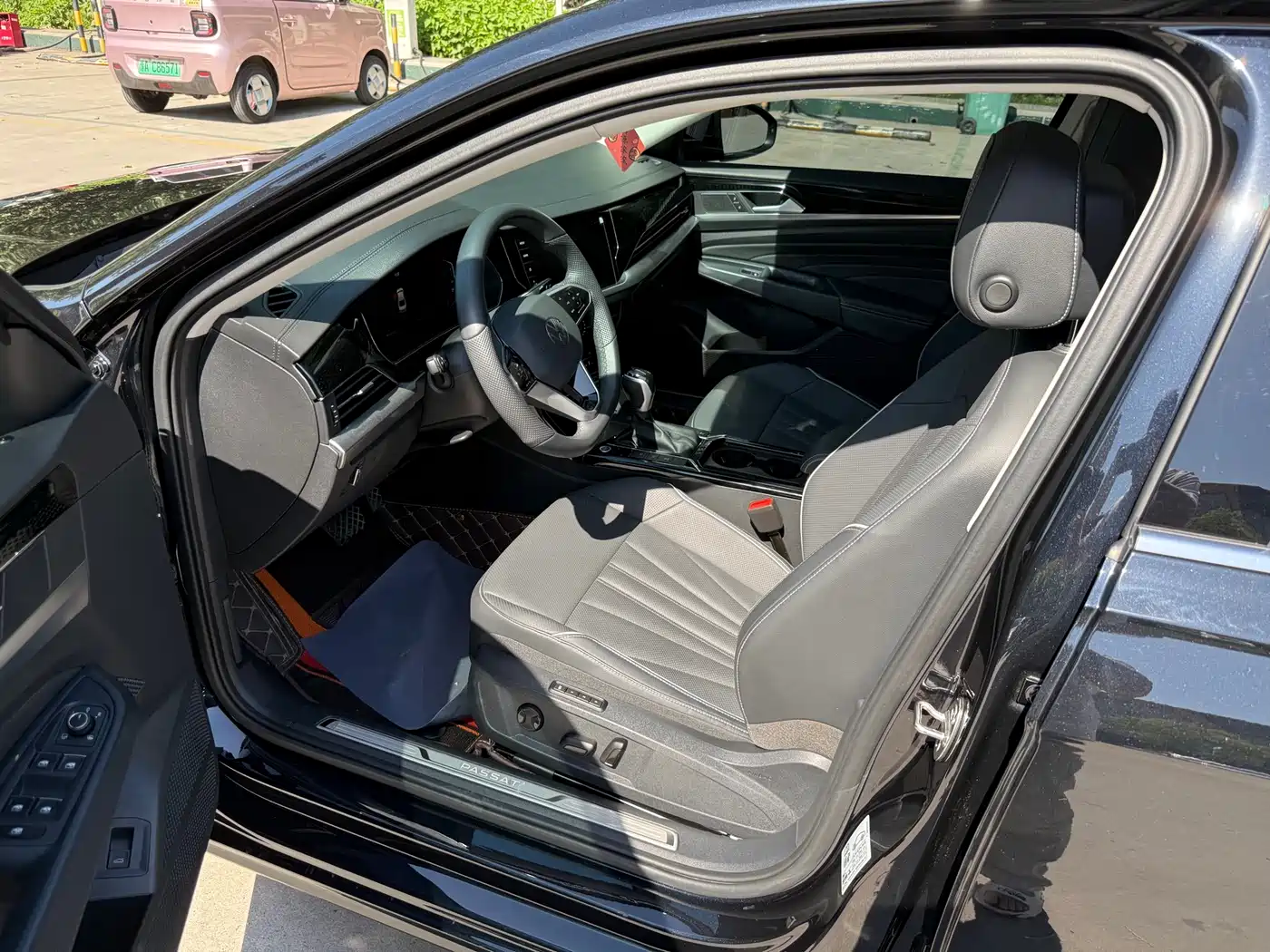 Volkswagen Passat 2024 380TSI Luxury фото 8