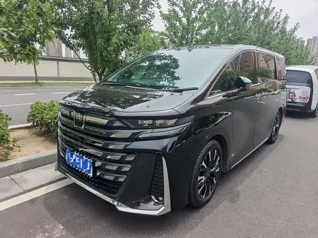 Toyota Vellfire 2024