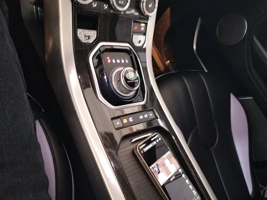Land Rover Range Rover Evoque 2015 2.0T 5-Door Intelligent Edition фото 14