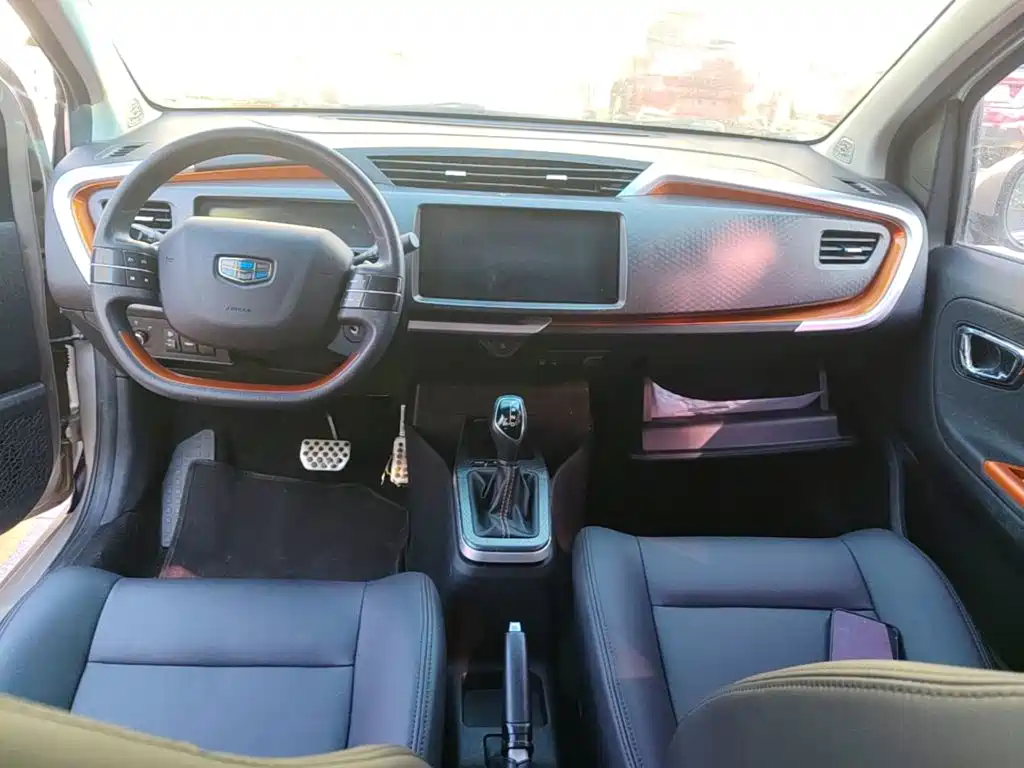 Фото 10 - Geely Yuanjing X1