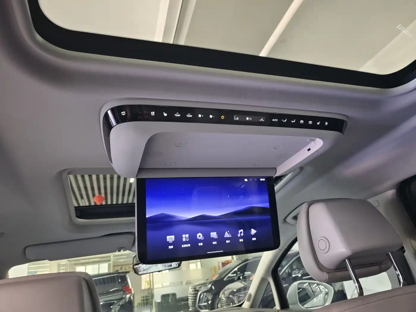 Buick GL8 2025 Land Honor Premium Edition фото 16