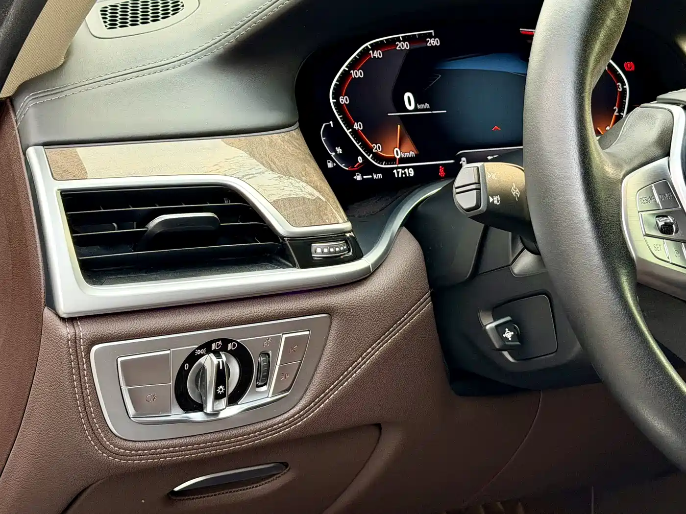 BMW 7 Series 2021 Model 740Li Leading Luxury Package фото 15
