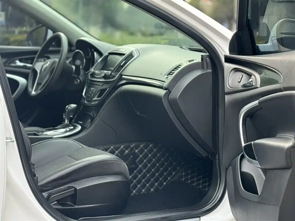 Buick Regal 2015 1.6T Leading Tech Edition фото 4