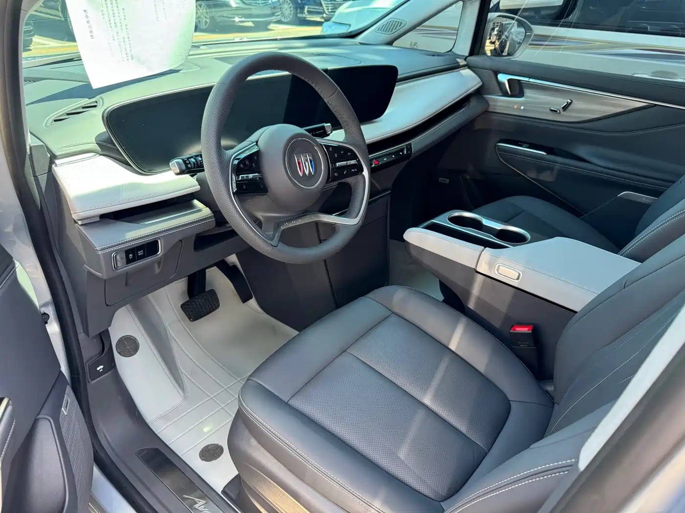 Buick GL8 2026 Luzun Premium Edition фото 17