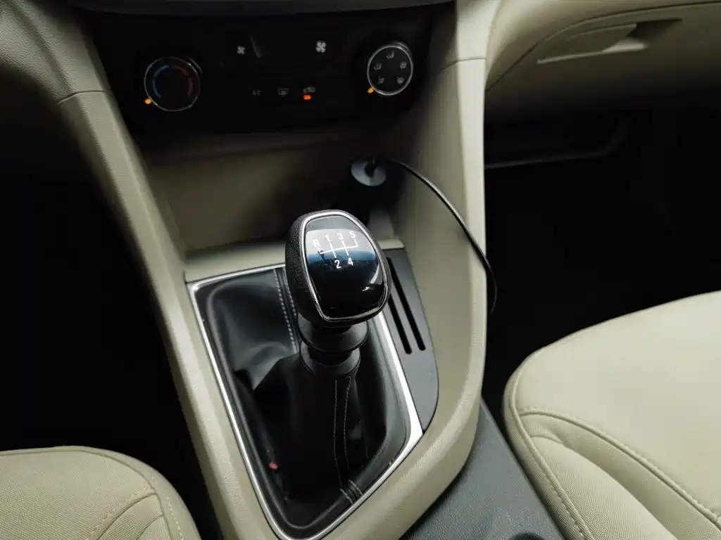 Photo 13 - Buick Excelle