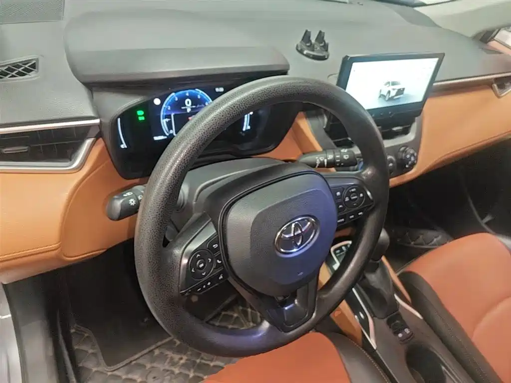 Toyota Corolla Cross 2023 2.0L Pioneer Edition фото 10