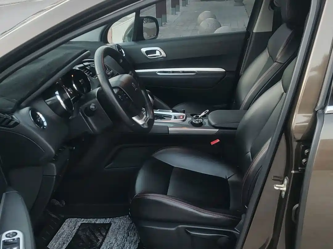 صورة 9 - Peugeot 3008