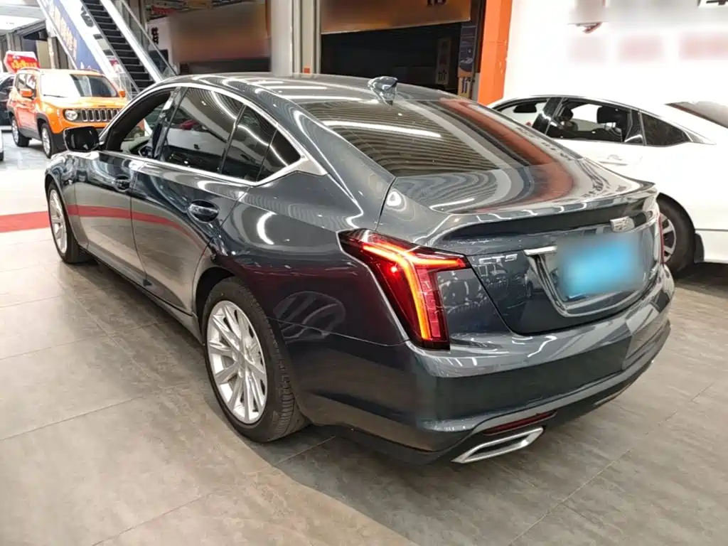 صورة 5 - Cadillac CT5