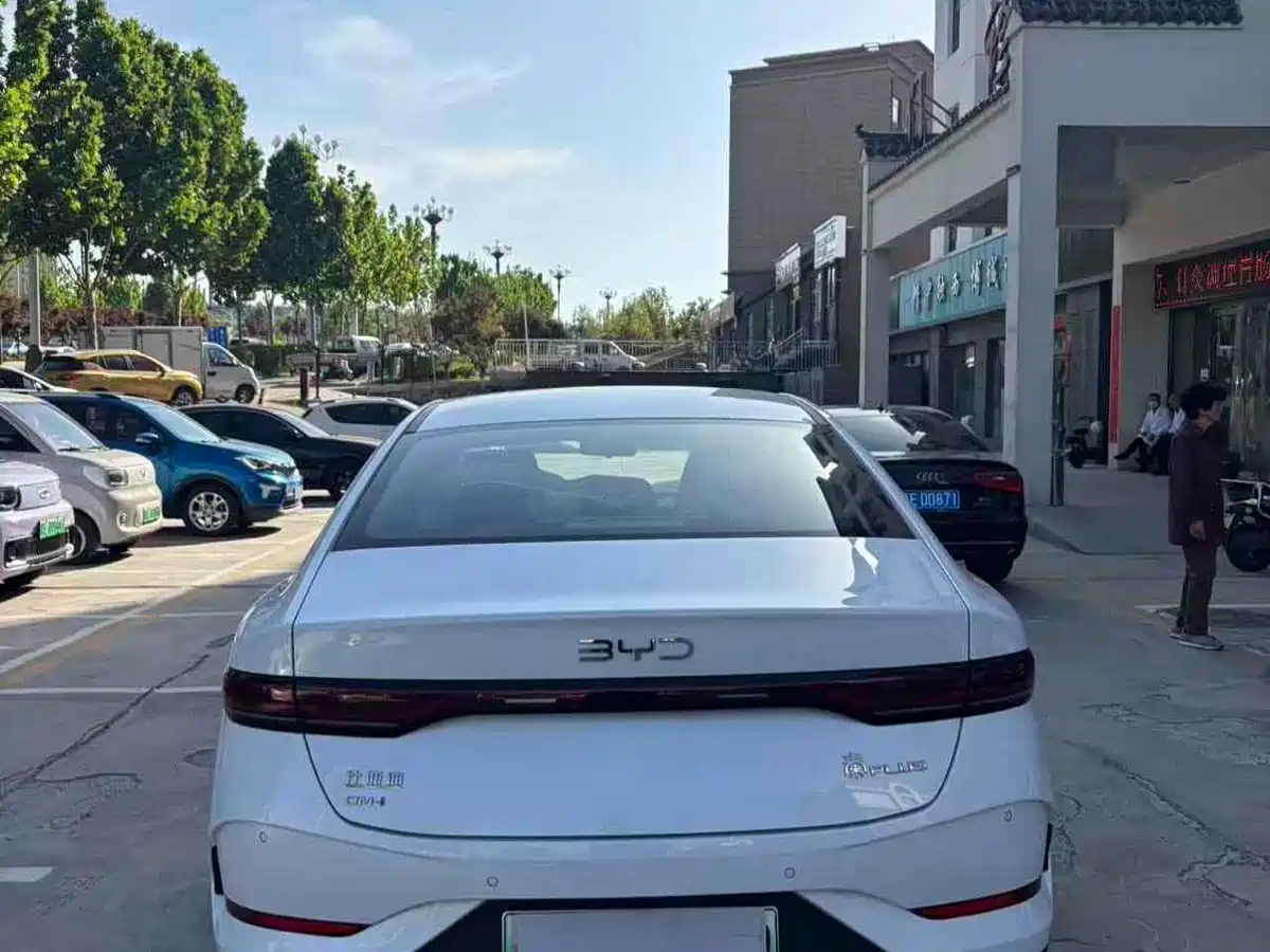 BYD Qin PLUS 2026 DM-i Smart Edition 128KM Progressive фото 8