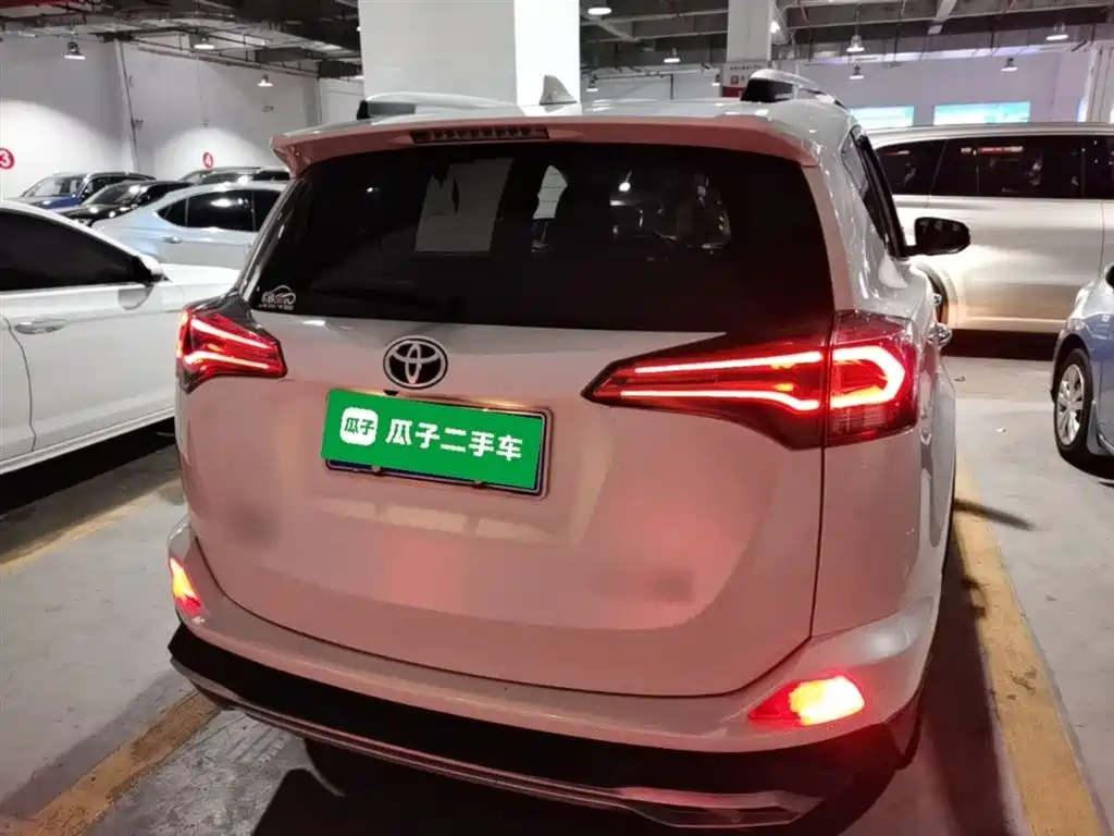 Toyota RAV4 Rongfang 2016 2.0L CVT 2WD Trend (China V) фото 6