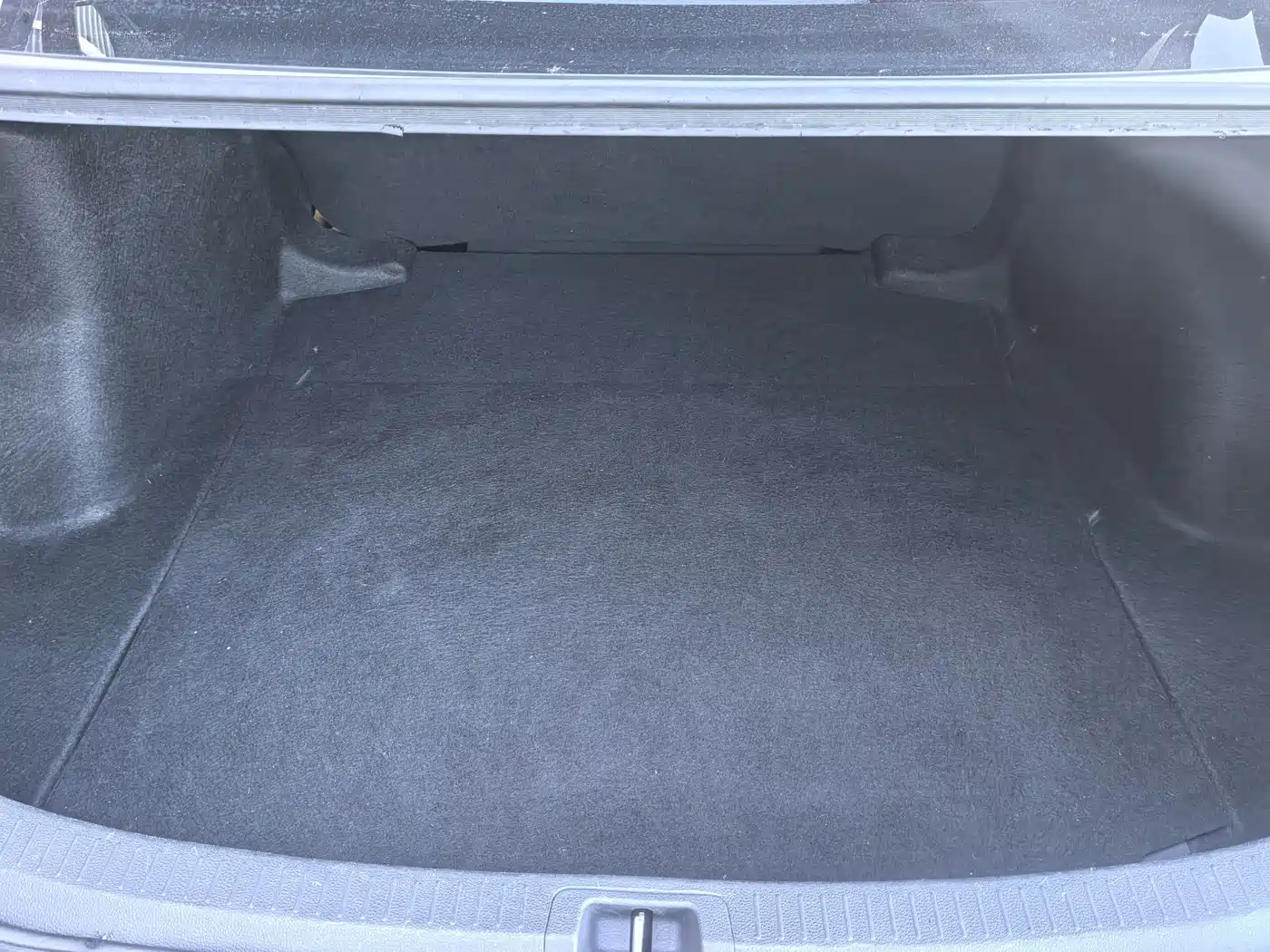 Toyota Corolla 2021 Hybrid 1.8L E-CVT Pioneer Edition фото 13