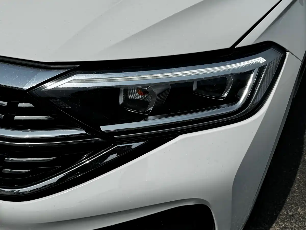 Volkswagen Sagitar 2024 300TSI DSG Surpass Edition фото 21