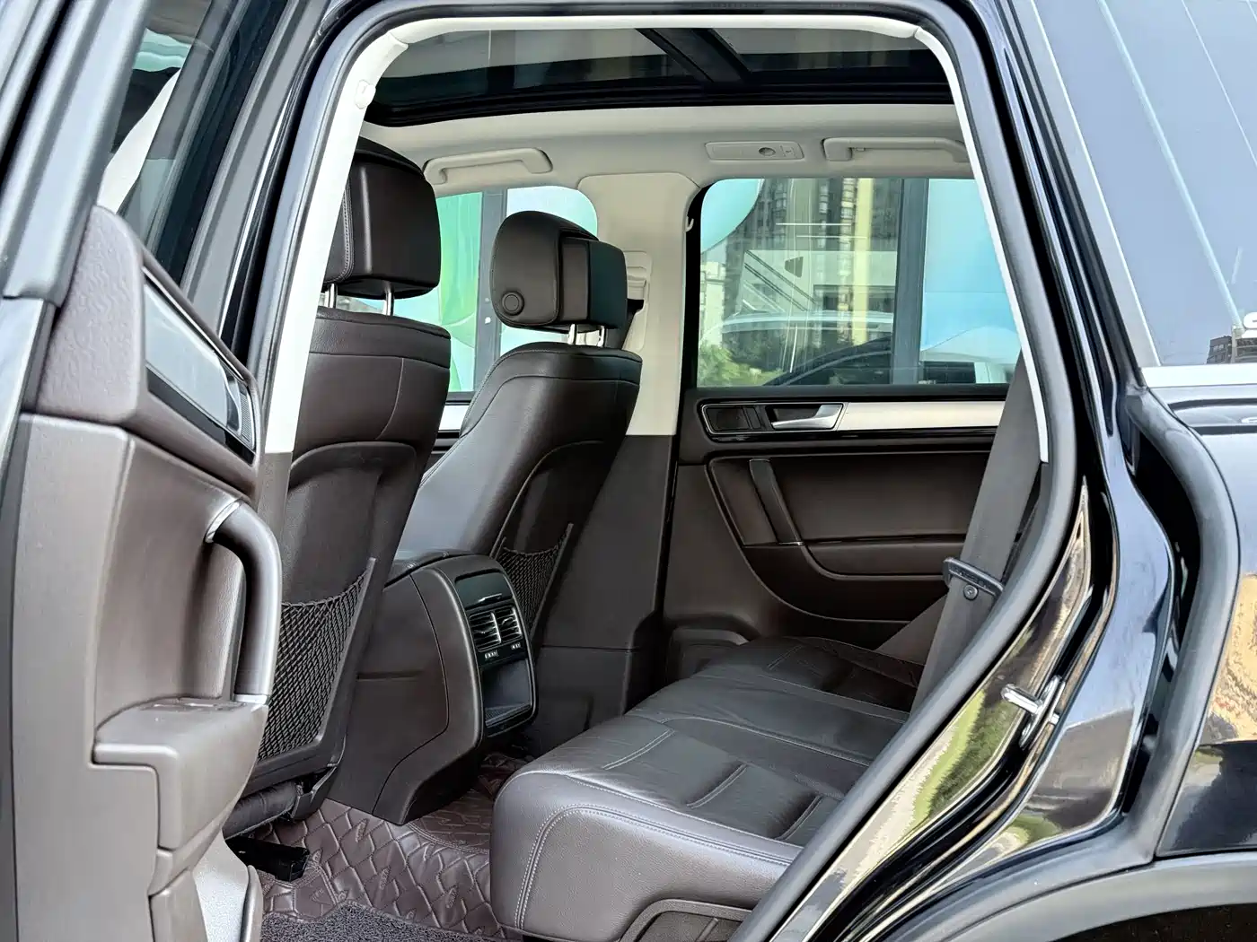 Volkswagen Touareg 2017 3.0TSI Explorer Edition фото 7