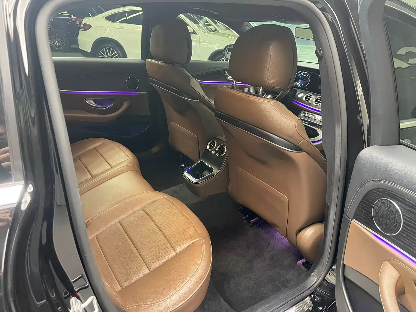 Mercedes-Benz E-Class 2023 E 260 L Sport фото 13