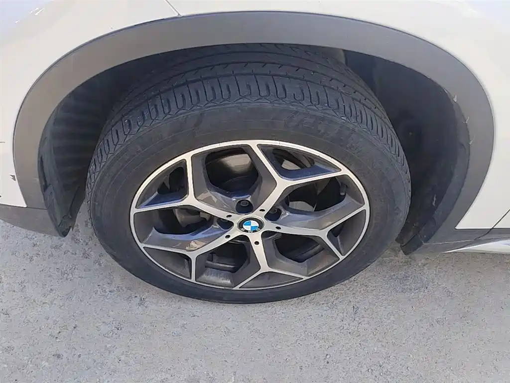 BMW X1 2019 sDrive18Li Premium Model фото 23