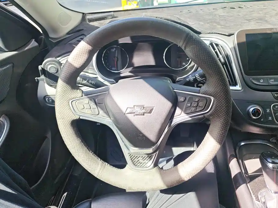 Photo 15 - Chevrolet Malibu XL