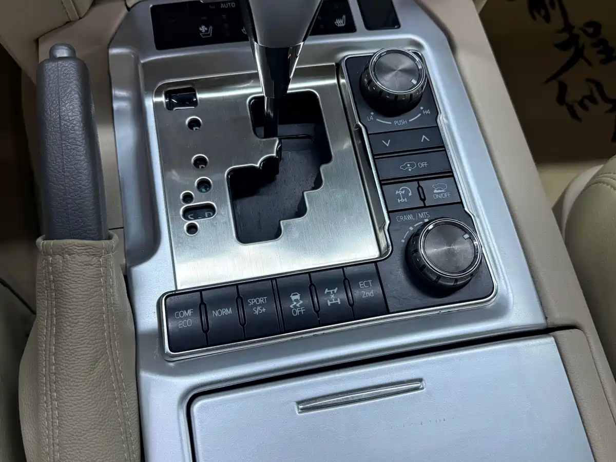 Toyota Land Cruiser (Import) 2015 2015 4.0L V6 Middle East Limited Edition