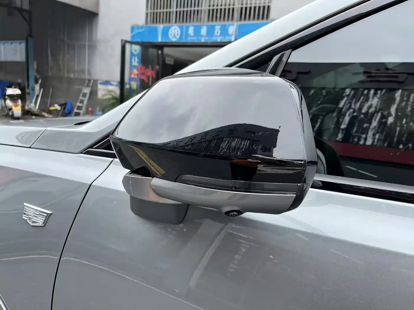 Cadillac XT5 2025 2.0T Premium Model фото 9