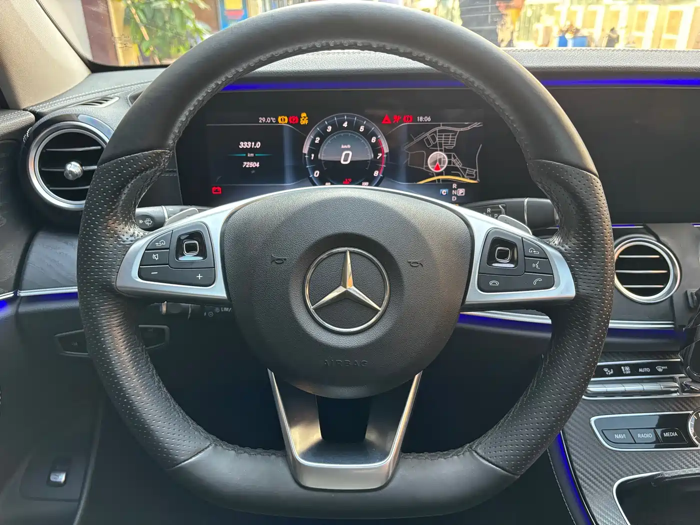 Mercedes-Benz E-Class 2016 E 200 L Sport Type фото 15
