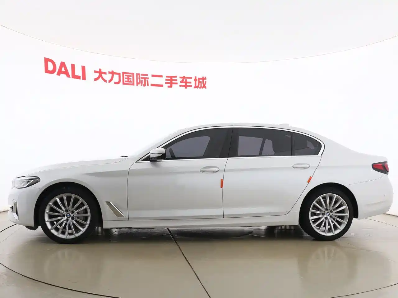 BMW 5 Series 2021 530Li Premium Luxury Package фото 4