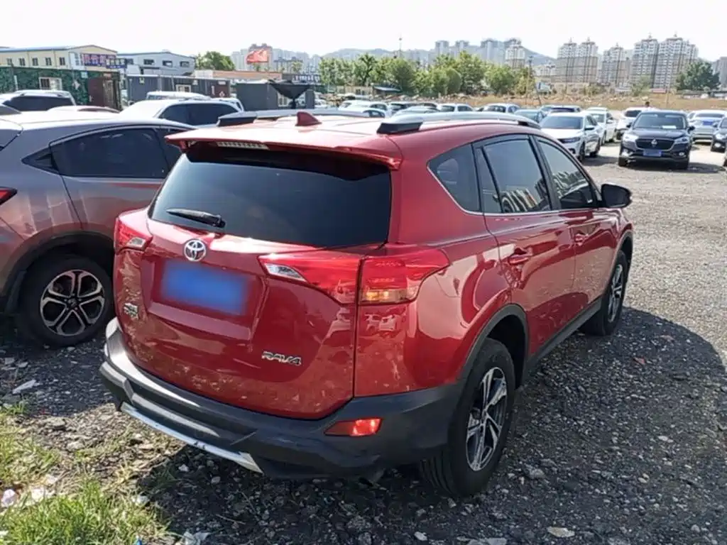 Toyota RAV4 Rongfang 2015 2.0L CVT 2WD Trend Edition фото 7