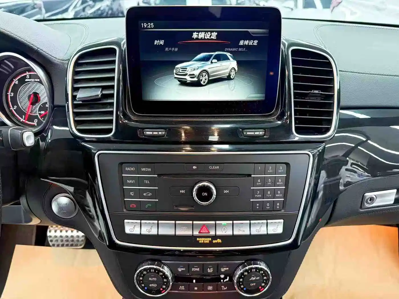 Mercedes-Benz GLS AMG 2017 AMG GLS 63 4MATIC фото 15