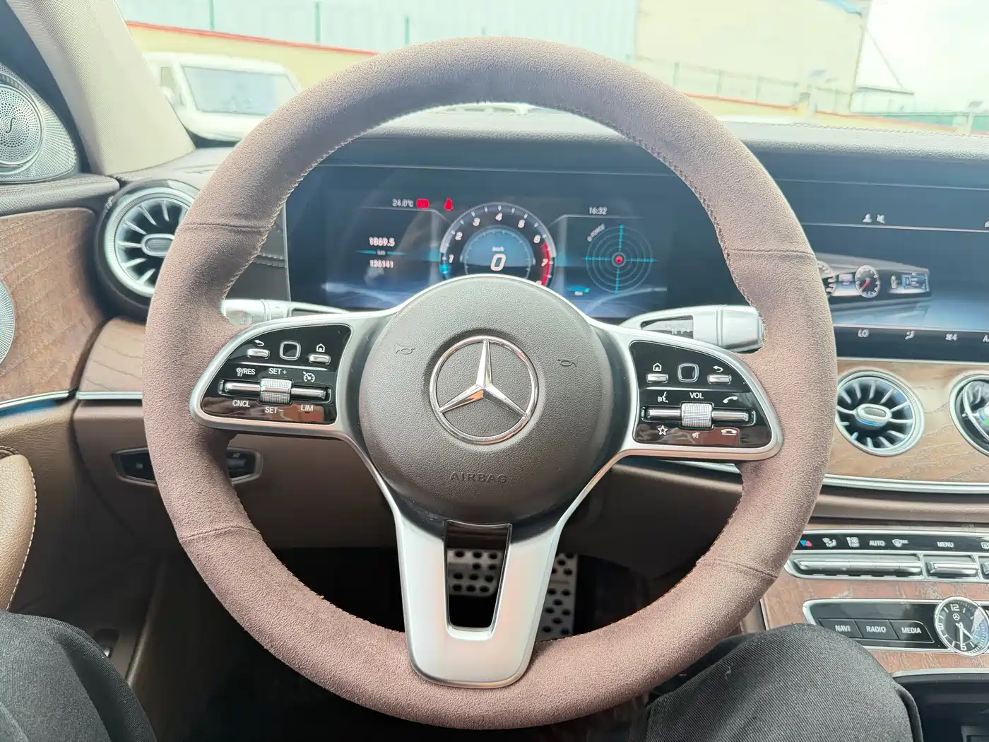 Mercedes-Benz E-Class 2019 Facelift E 300 L Luxury фото 14