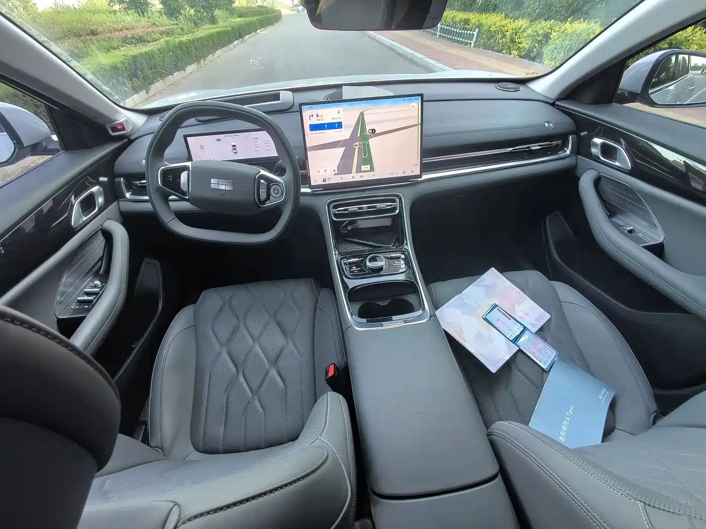 Geely Galaxy Galaxy A7 2025 EM-i 150km Explorer+ Edition фото 8