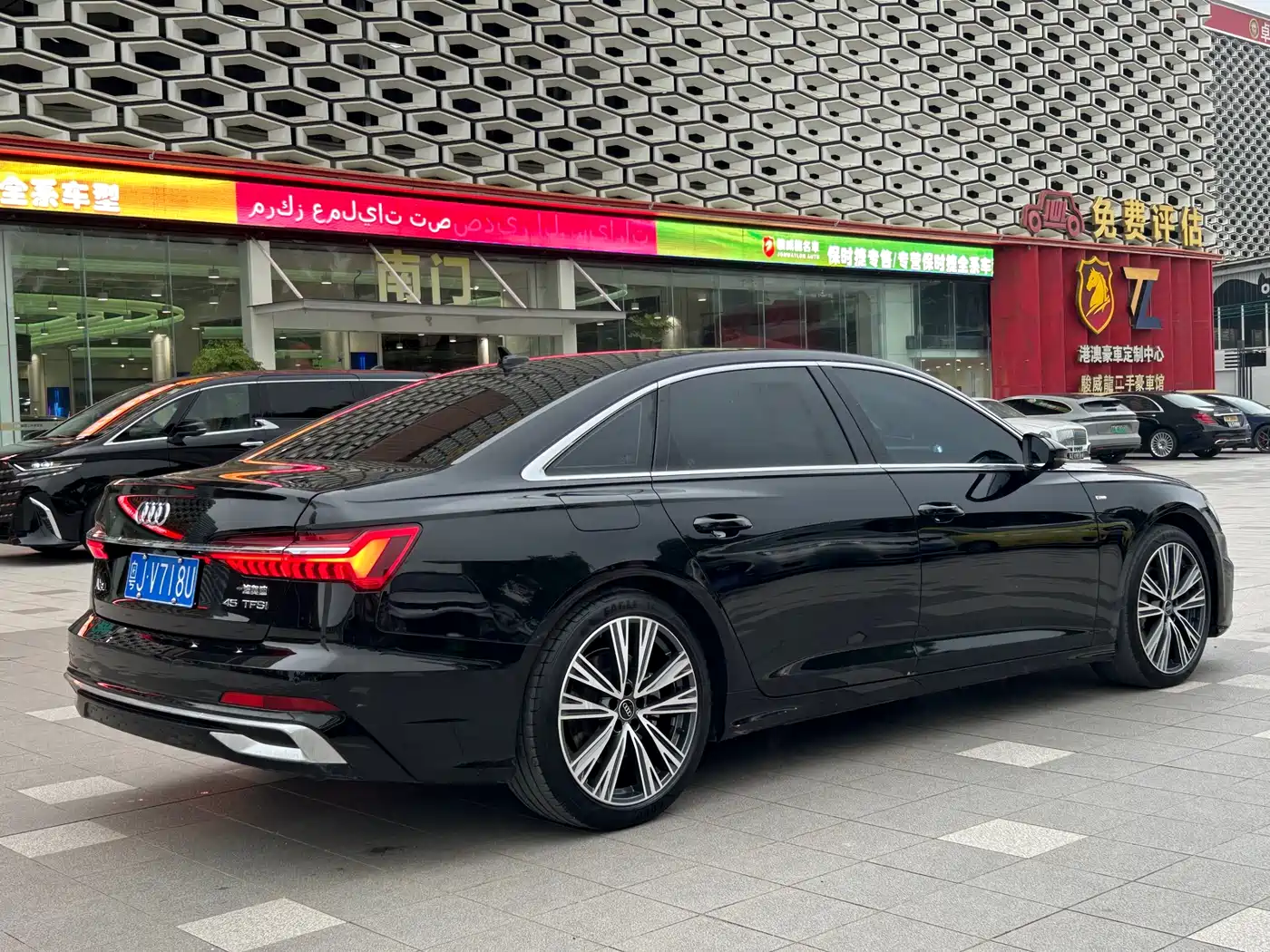 Audi A6L 2023 40 TFSI Luxury Elegance фото 9