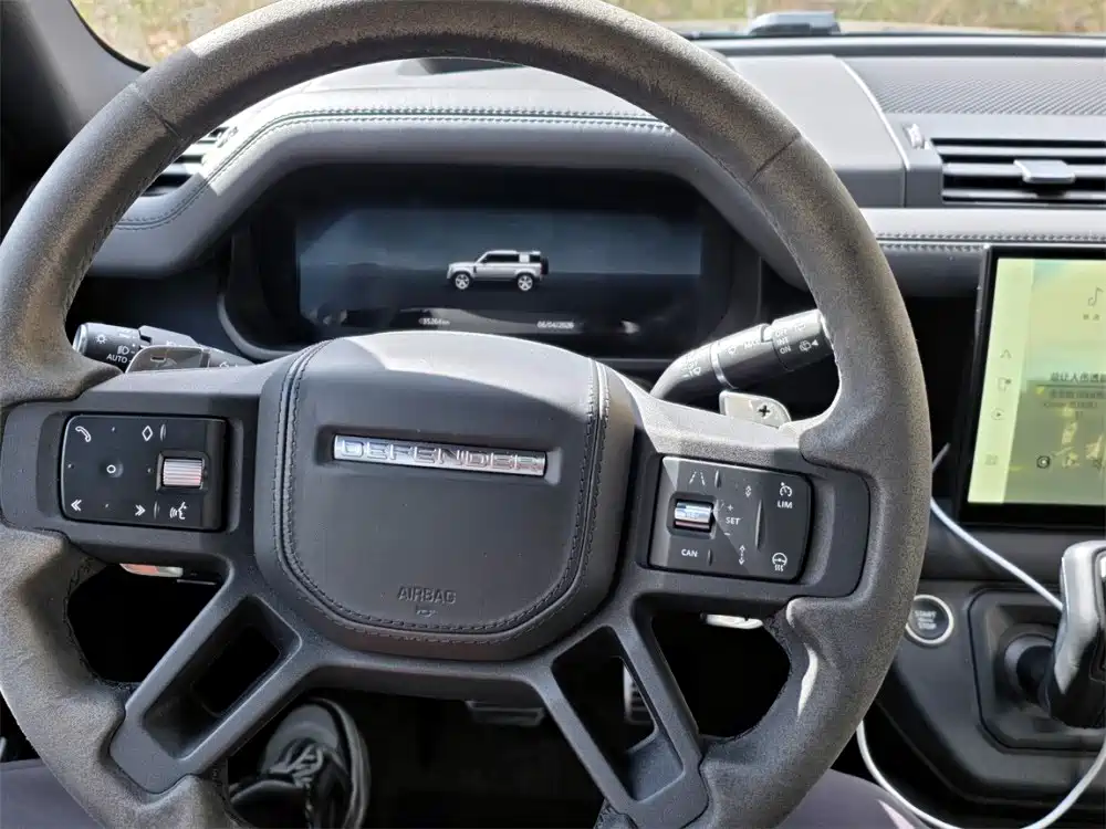 Land Rover Defender 2024 110 5.0T V8 фото 3