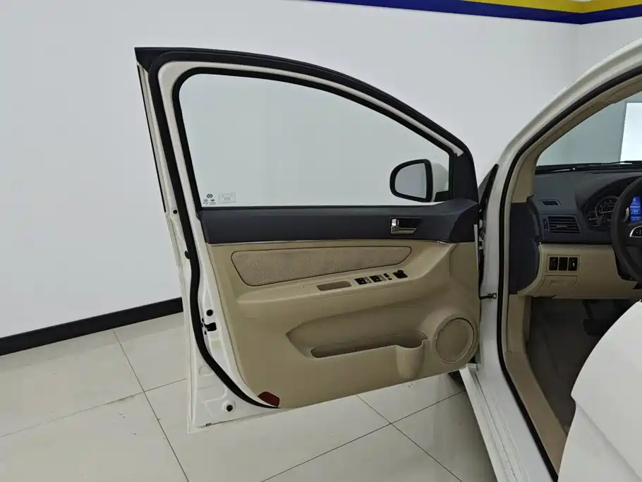 BAIC E-Series 2012 2012 Hatchback 1.5L Automatic Leshang Edition