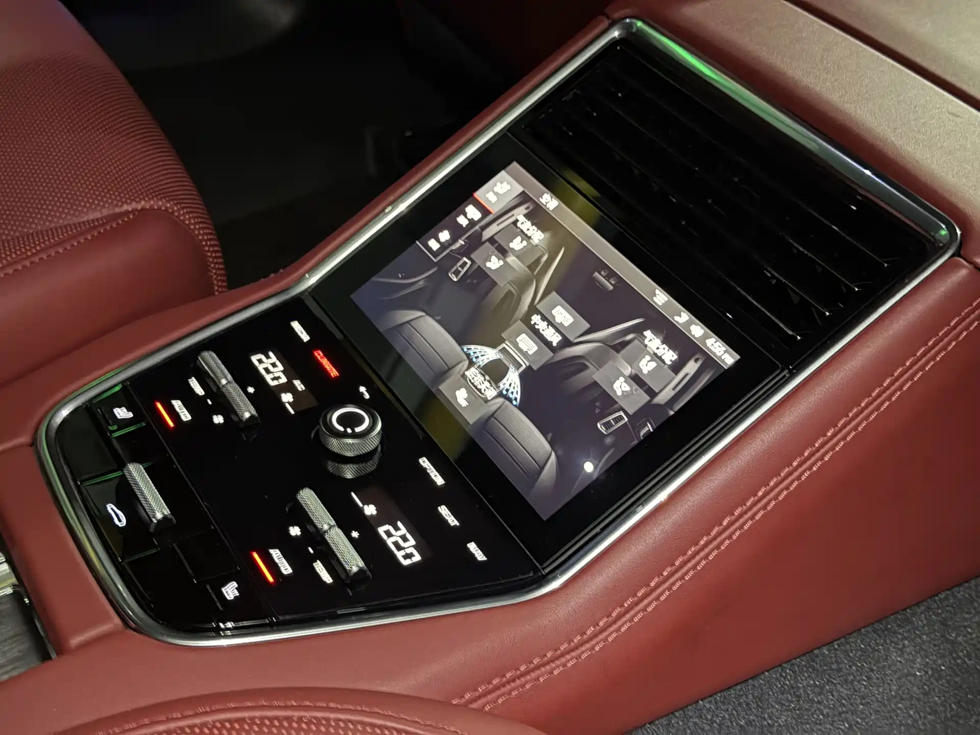 صورة 9 - Porsche Panamera New Energy