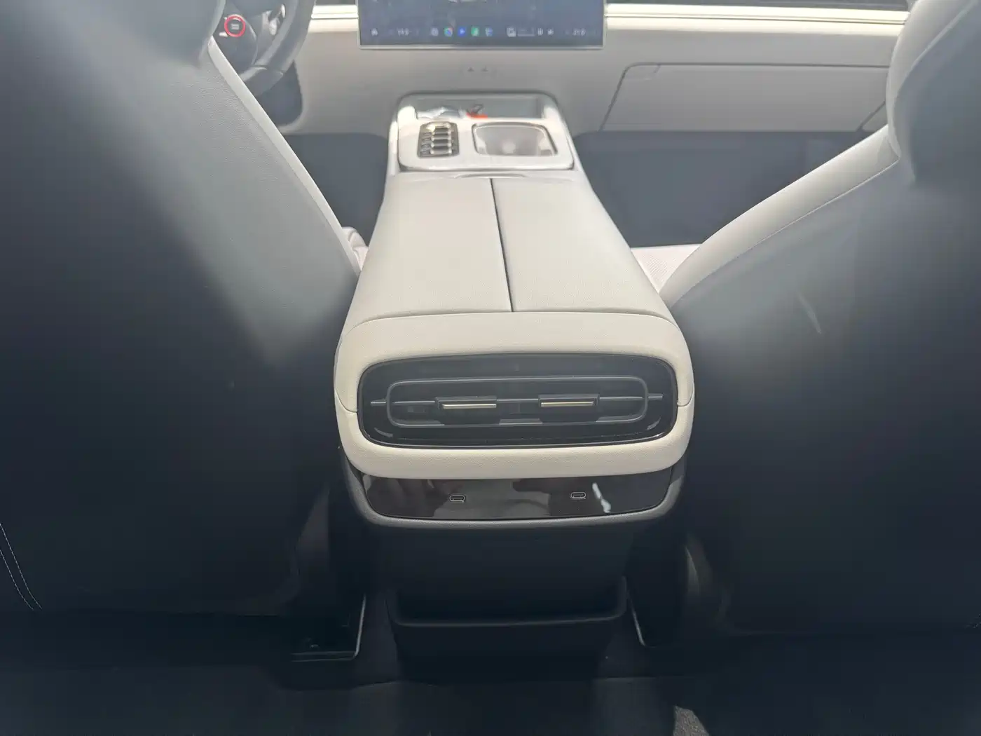 Xiaomi Auto Xiaomi SU7 2024 RWD Ultra Long Range Advanced Smart Driving Pro Edition фото 15