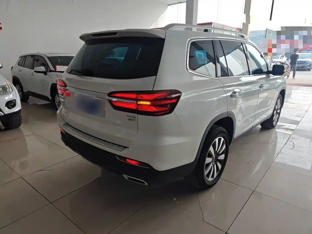 ROEWE RX8