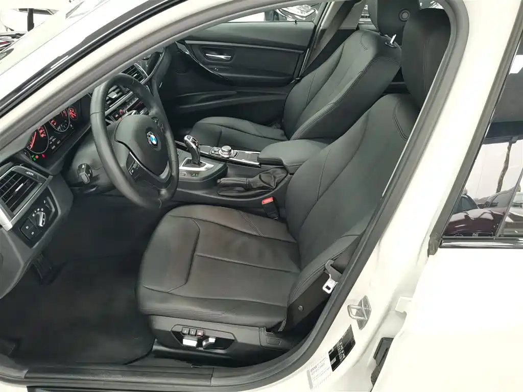 BMW 3 Series 2017 320Li M Sport фото 11
